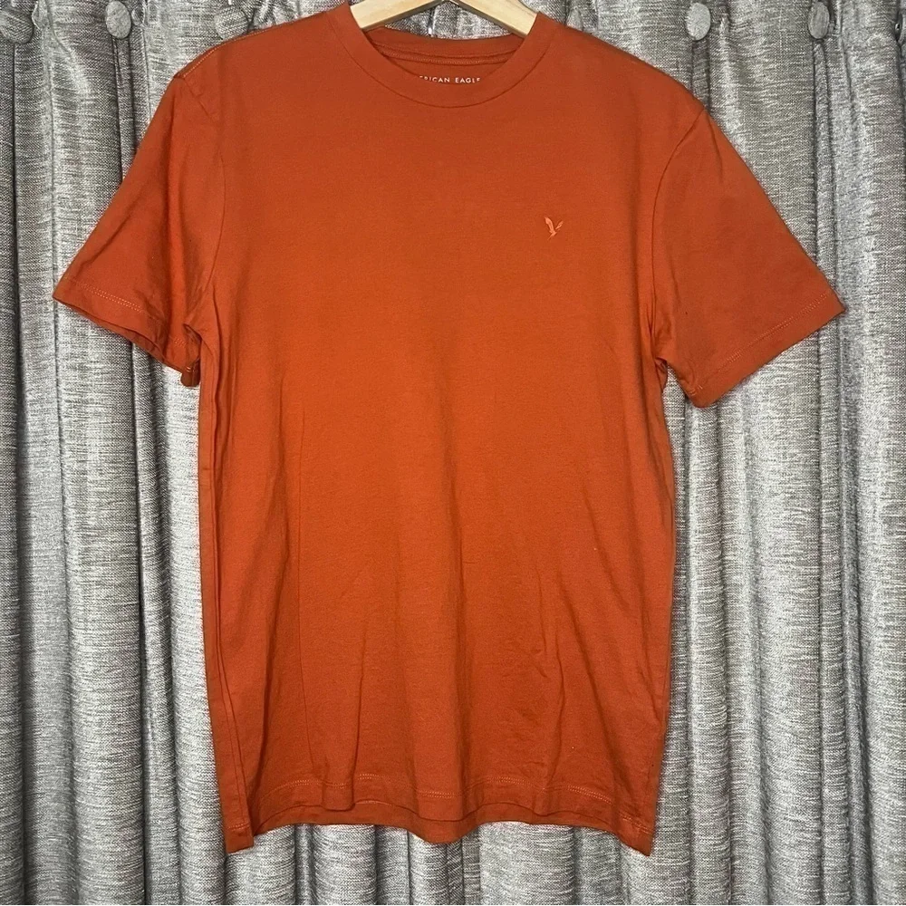 American Eagle Men’s Legend T Shirt in Burnt Orange Size Small
